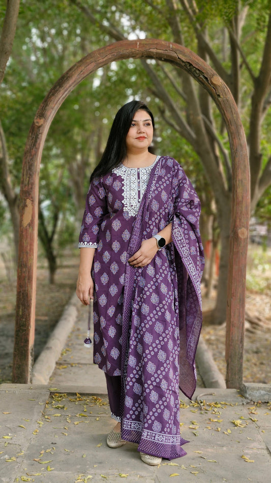 Elegant Purple Three-Piece Suit with Embroidery and Bandhani Print