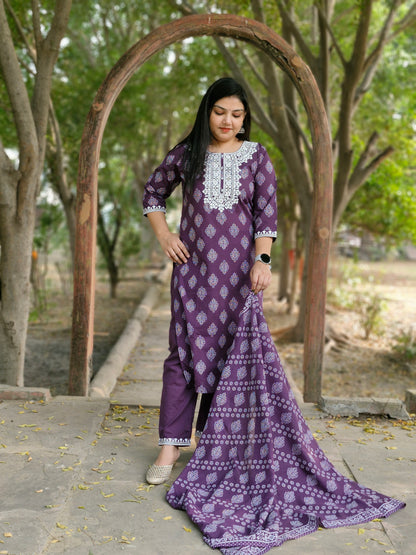 Elegant Purple Three-Piece Suit with Embroidery and Bandhani Print