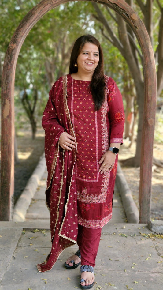 Elegant three-piece maroon suit